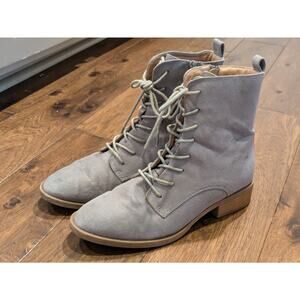 Gray suede like lace up boots women's size 9 in GUC